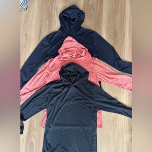 NWOT - real essentials
Mens 3 pack long sleeve hooded Tee